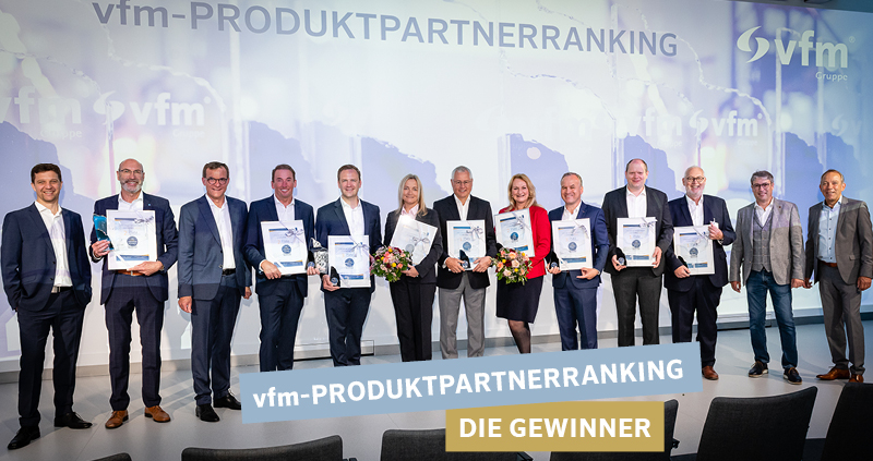 vfm Produkpartnerranking Liebig, Schmidt, Lehmann, Lederbauer 2022 Gruppenbild mit allen Gewinnern